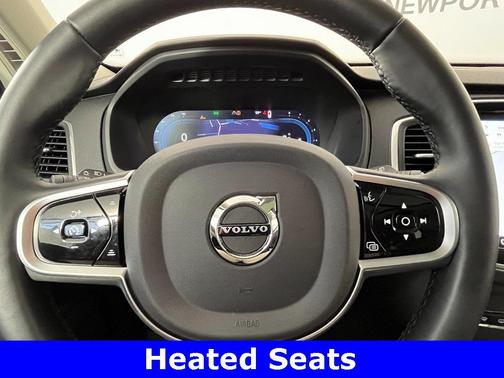 2025 Volvo XC90 B5 Core