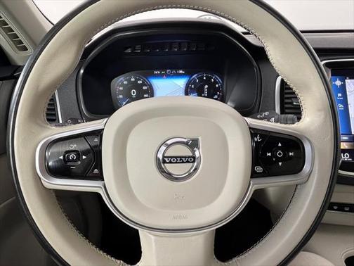 2021 Volvo XC90 T5 Momentum