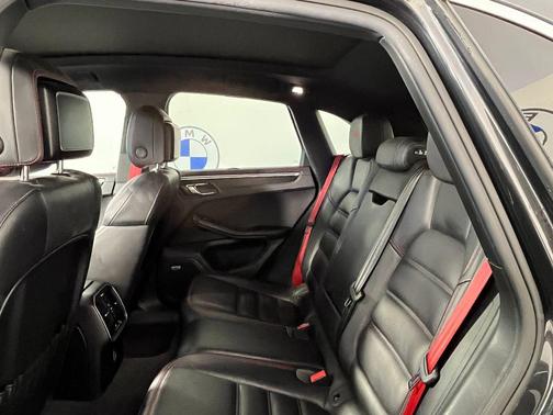 Volcano Grey Metallic 2018 Porsche Macan Macan GTS