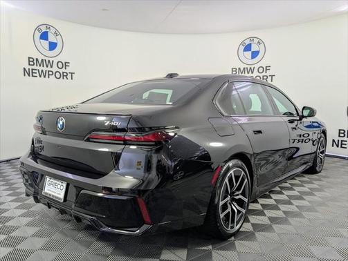 2025 BMW 740 i xDrive