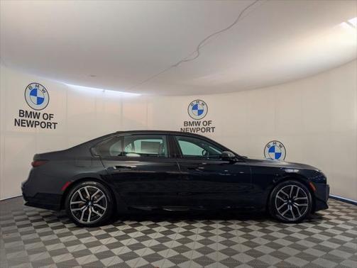 2025 BMW 740 i xDrive