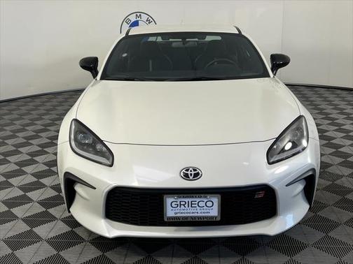 2024 Toyota GR86 Premium