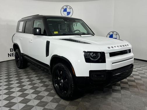 2024 Land Rover Defender X-Dynamic SE