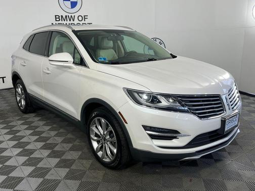 White Platinum Clearcoat Metallic 2018 Lincoln MKC Select