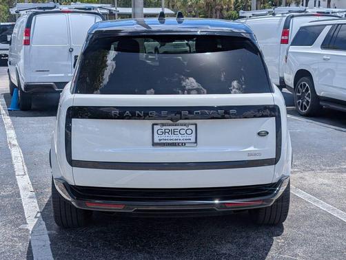 Fuji White 2023 Land Rover Range Rover SE
