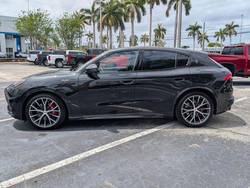 Nero Tempesta Metallic 2024 Maserati Grecale Trofeo