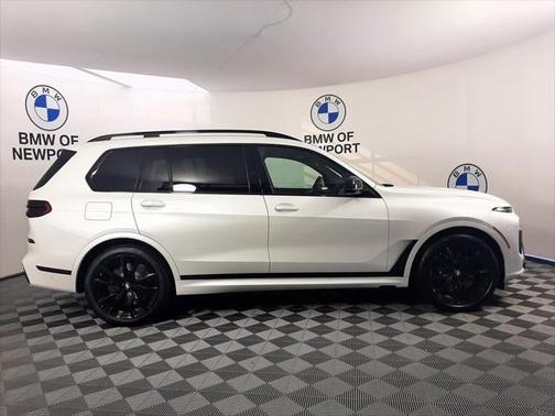 2025 BMW X7 M60i