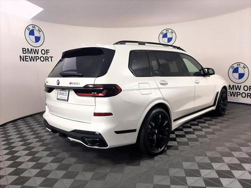 2025 BMW X7 M60i