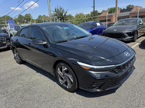 2025 Hyundai ELANTRA Limited