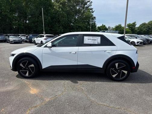 2025 Hyundai IONIQ 5 SE