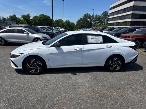 2025 Hyundai ELANTRA HEV SEL Sport