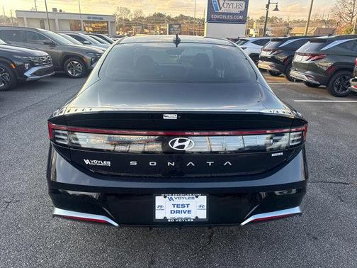 2025 Hyundai SONATA Hybrid SEL