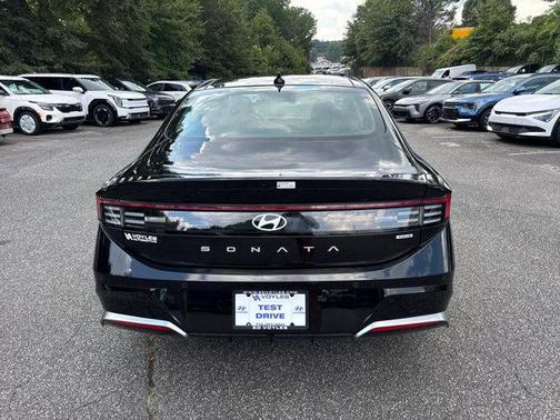 2025 Hyundai SONATA Hybrid Limited