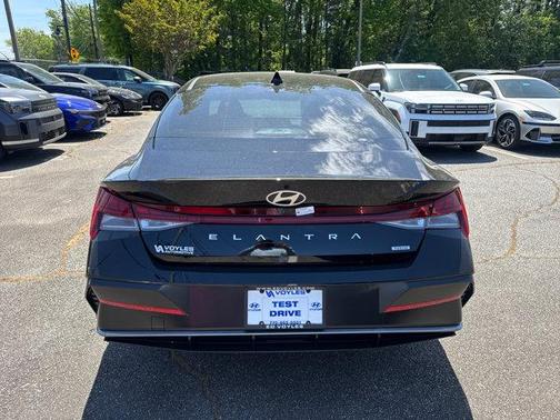 2025 Hyundai ELANTRA HEV Limited