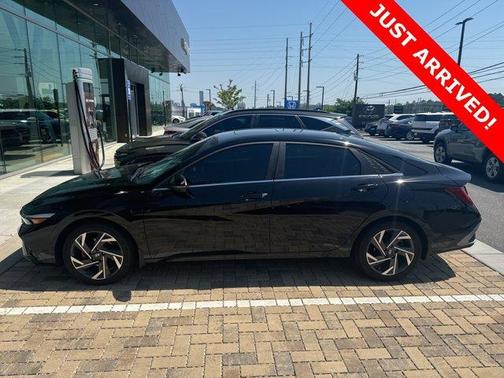 2024 Hyundai ELANTRA HEV Limited