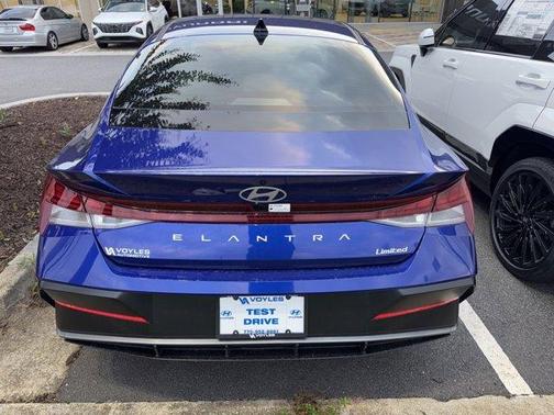 2025 Hyundai ELANTRA Limited