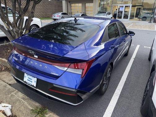 2025 Hyundai ELANTRA Limited
