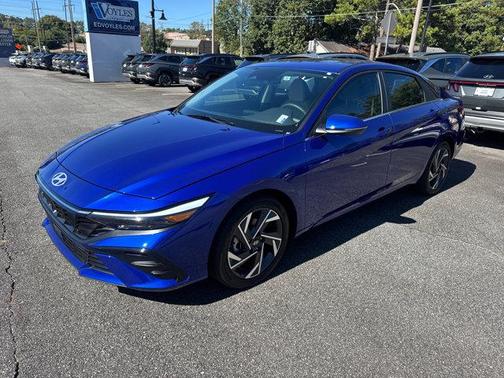 2025 Hyundai ELANTRA Limited