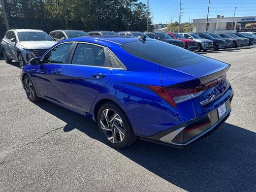 2025 Hyundai ELANTRA Limited