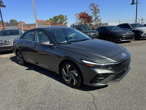 2025 Hyundai ELANTRA Limited