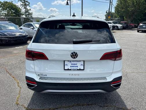 2023 Volkswagen Taos 1.5T SE