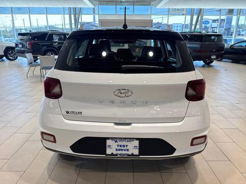 2025 Hyundai VENUE Limited