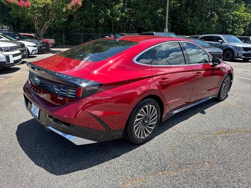 2025 Hyundai SONATA Hybrid SEL
