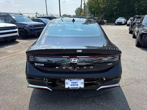 2025 Hyundai SONATA Hybrid Limited