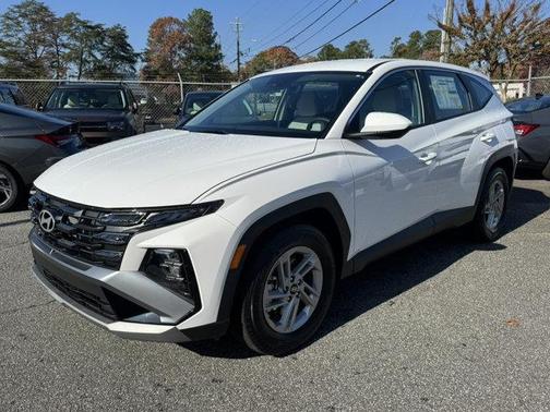 2025 Hyundai TUCSON SE