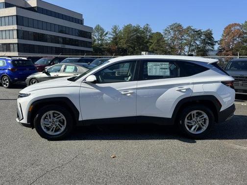 2025 Hyundai TUCSON SE