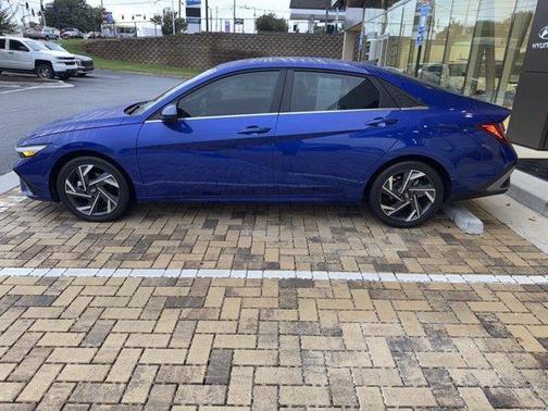 2025 Hyundai ELANTRA SEL Convenience