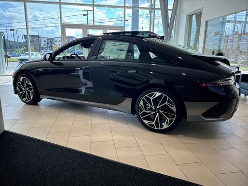 2025 Hyundai IONIQ 6 Limited