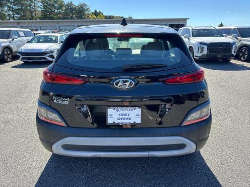2022 Hyundai KONA SE