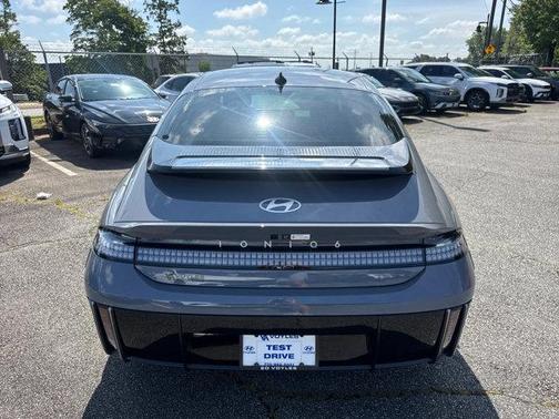 2025 Hyundai IONIQ 6 SE