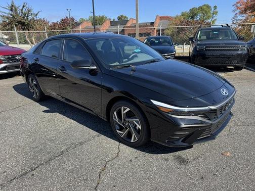 2025 Hyundai ELANTRA HEV SEL Sport