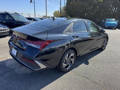 2025 Hyundai ELANTRA HEV SEL Sport