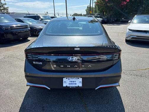 2025 Hyundai SONATA SE