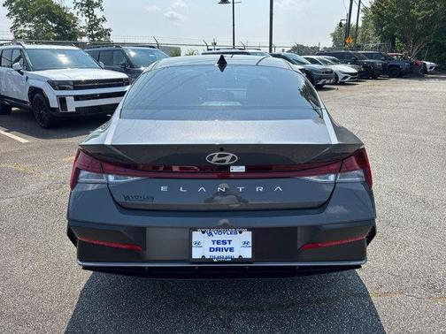 2025 Hyundai ELANTRA SEL Convenience