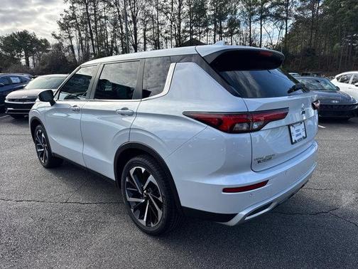 2023 Mitsubishi Outlander SE Special Edition