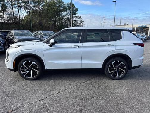 2023 Mitsubishi Outlander SE Special Edition