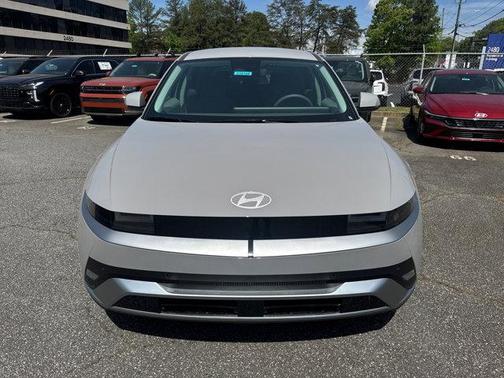 2025 Hyundai IONIQ 5 SE