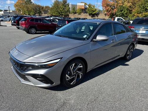 2025 Hyundai ELANTRA Limited