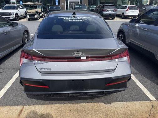 2025 Hyundai ELANTRA Limited
