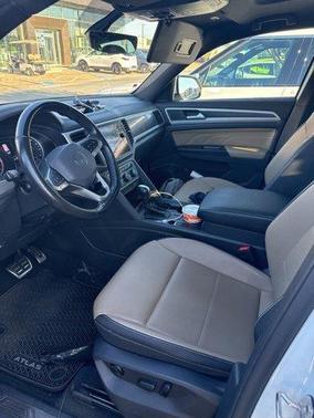 2021 Volkswagen Atlas Cross Sport 3.6L V6 SE w/Technology R-Line