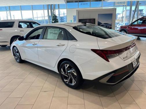 2025 Hyundai ELANTRA SEL Convenience