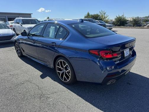 2021 BMW 530 i
