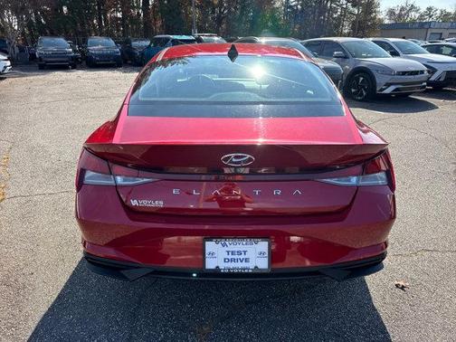 2023 Hyundai ELANTRA SEL