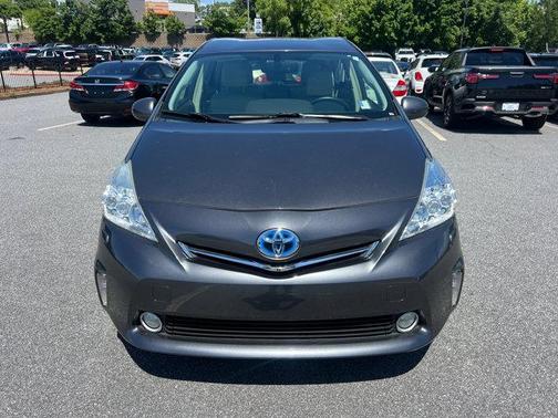 2014 Toyota Prius v Five
