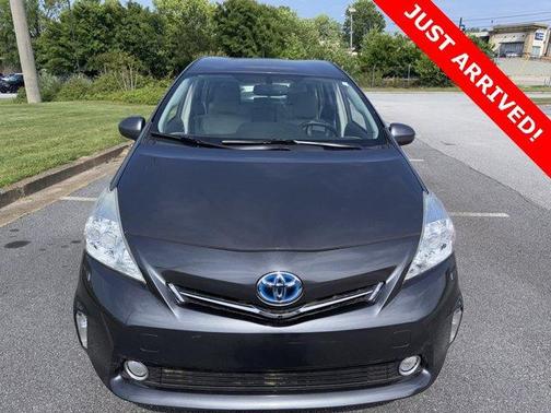 2014 Toyota Prius v Five