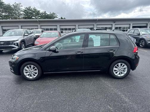 2019 Volkswagen Golf SE